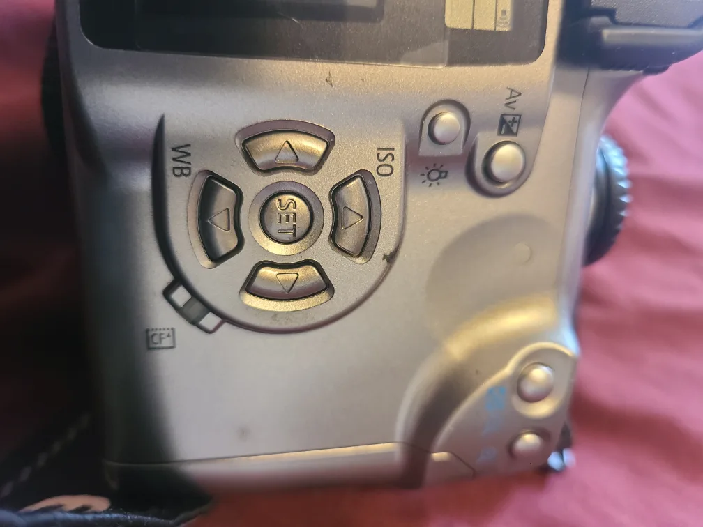 Canon EOS Digital Rebel Camera w/ 18-55mm Lens image indicator(6)