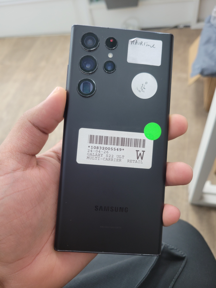 Samsung Galaxy S22 Ultra - Black with minor hairline