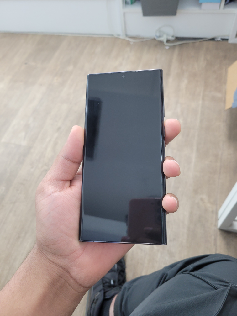 Samsung Galaxy S22 Ultra - Black with minor hairline - photo 2