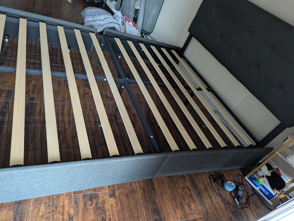Queen Size Bed Frame - photo 3