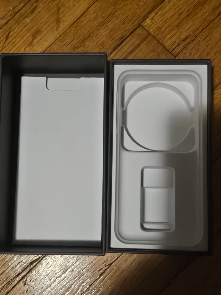 BOX ONLY iPhone 8 Space Gray 64GB image indicator(2)