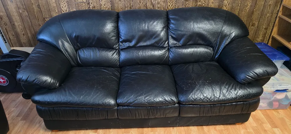 Black Leather Couch thumbnail