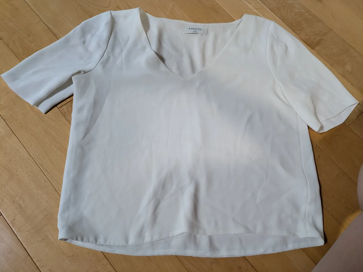 Babaton V-Neck Blouse - Multiple Colours Available image indicator(2)