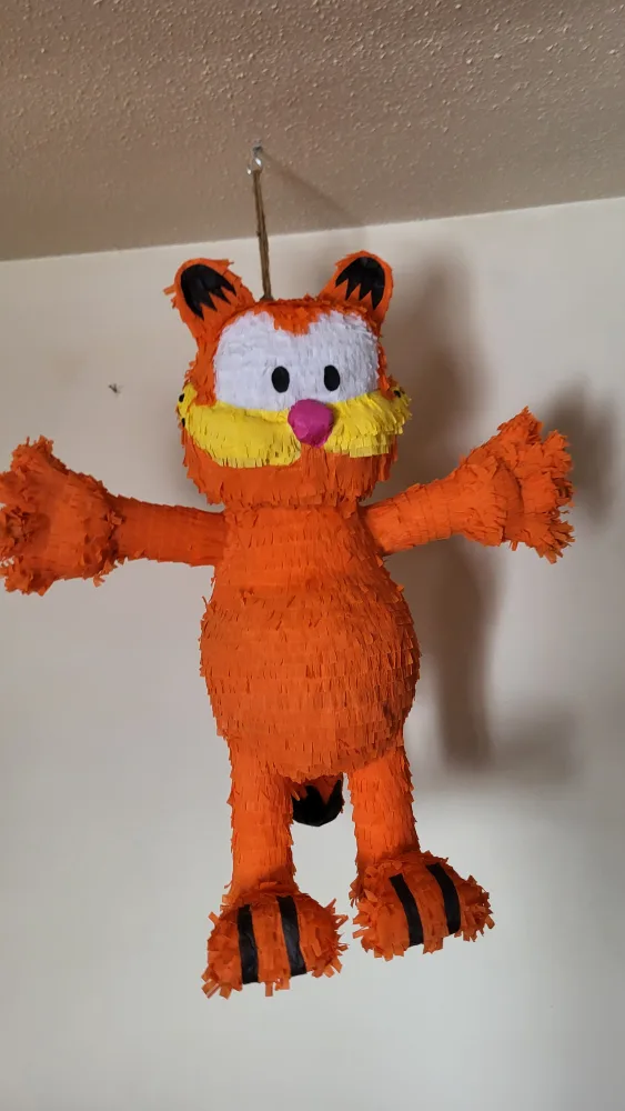 Garfield Piñata thumbnail