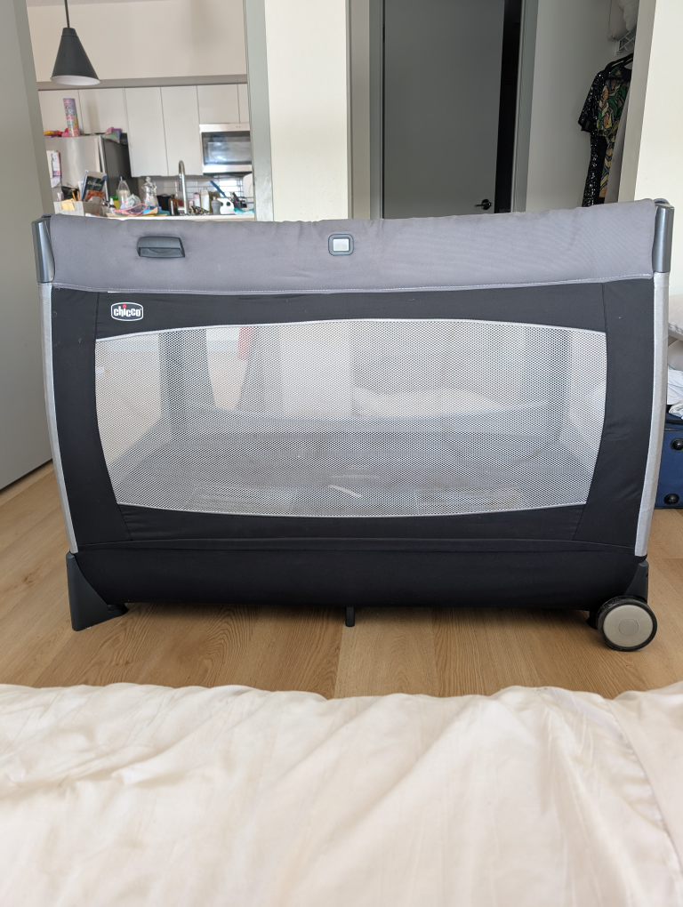 Chicco Portable Playard 3- in -1