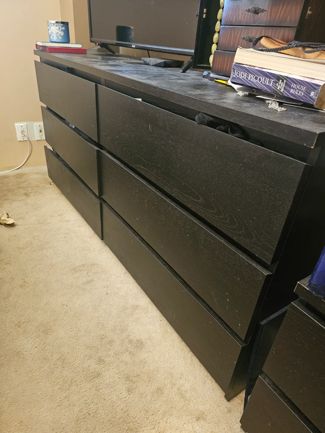 Black Six-Drawer Dresser and two night tables image indicator(3)