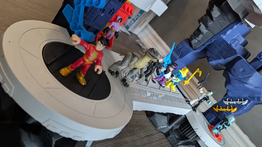 Imaginext BATCAVE + BATWING + BATSUB & More – Price Negotiable! image indicator(3)