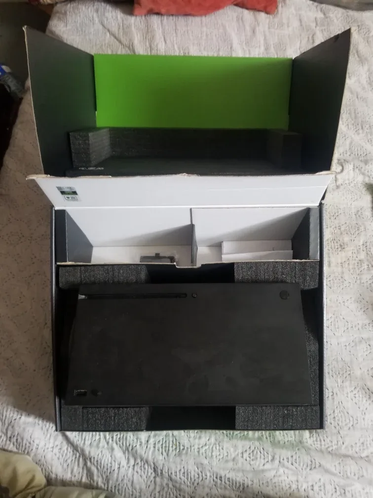 Xbox Series X 1TB SSD Console with Games image indicator(5)