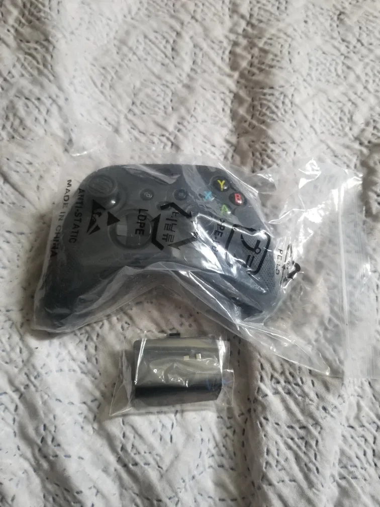 Xbox Series X 1TB SSD Console with Games image indicator(6)