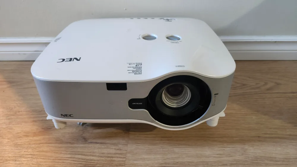 NEC NP1000 Projector thumbnail