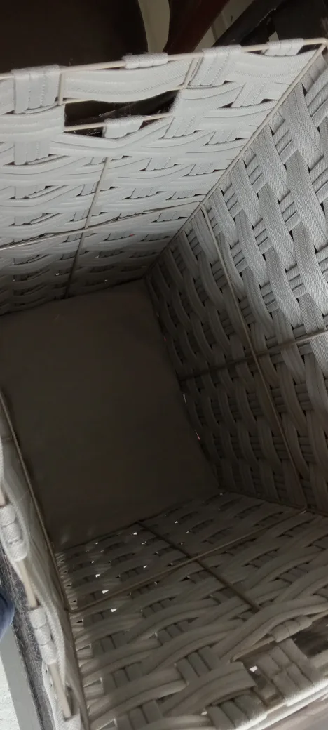 Set of Two Woven Laundry Baskets with Lids image indicator(3)