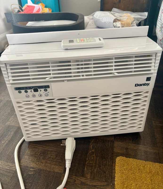 Danby Air Conditioner with Remote - photo 3
