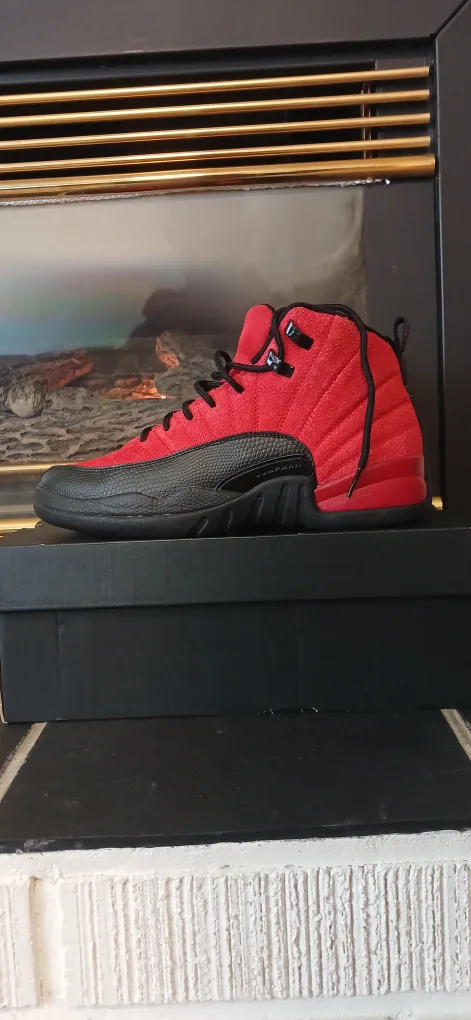 Jordan 12 "Reverse Flu Game" - Size 7Y - Great Condition image indicator(2)