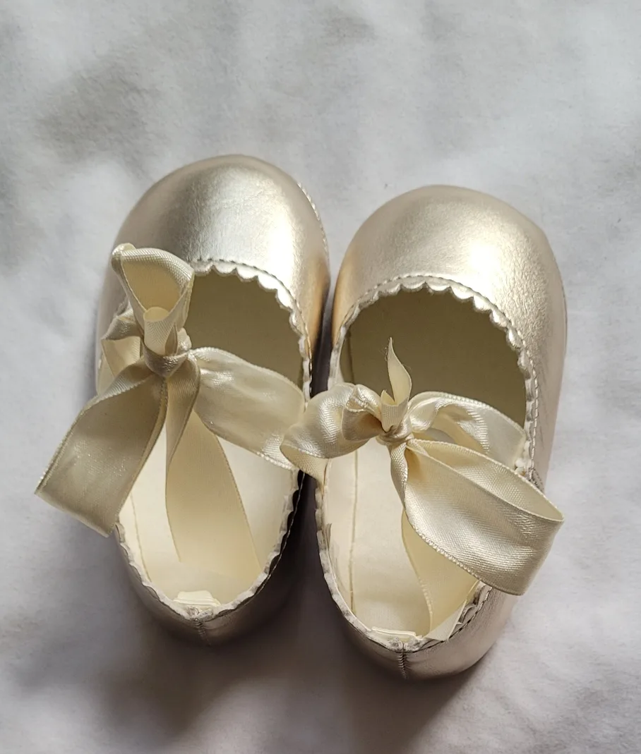 Gold Baby Shoes - Size 4 - New thumbnail
