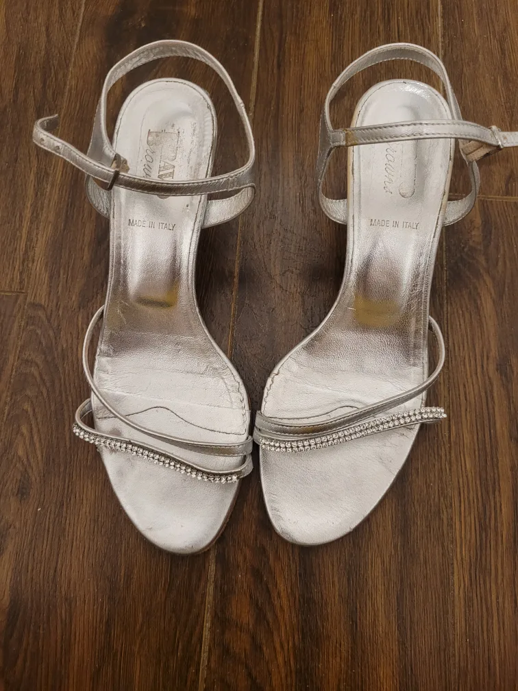 women's Browns  Silver Heels size 9 thumbnail