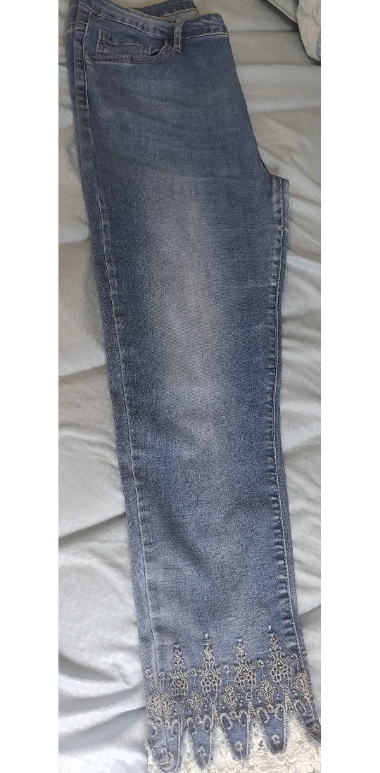 Cami Jeans - Light Wash Denim image indicator(3)