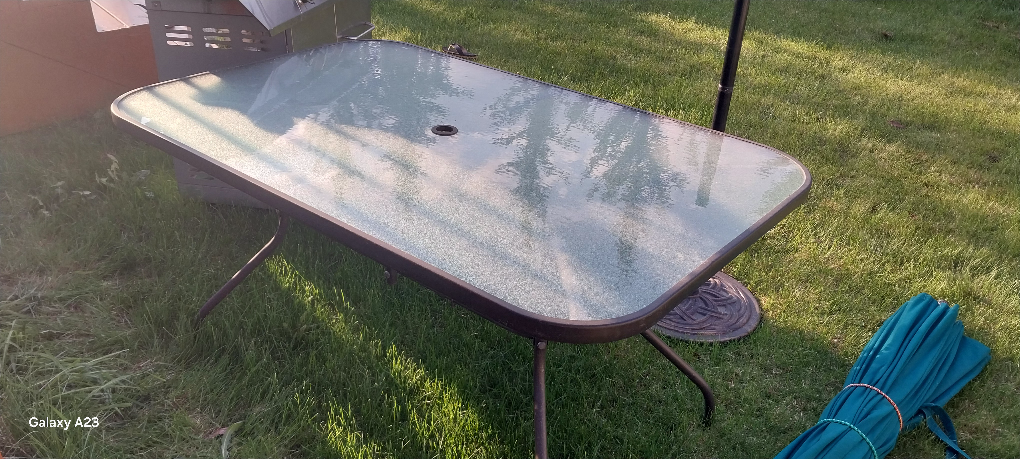 Outdoor patio table - photo 2
