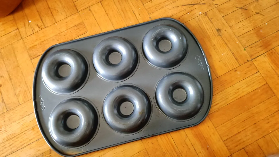 Donut Cast/Sacha image indicator(2)