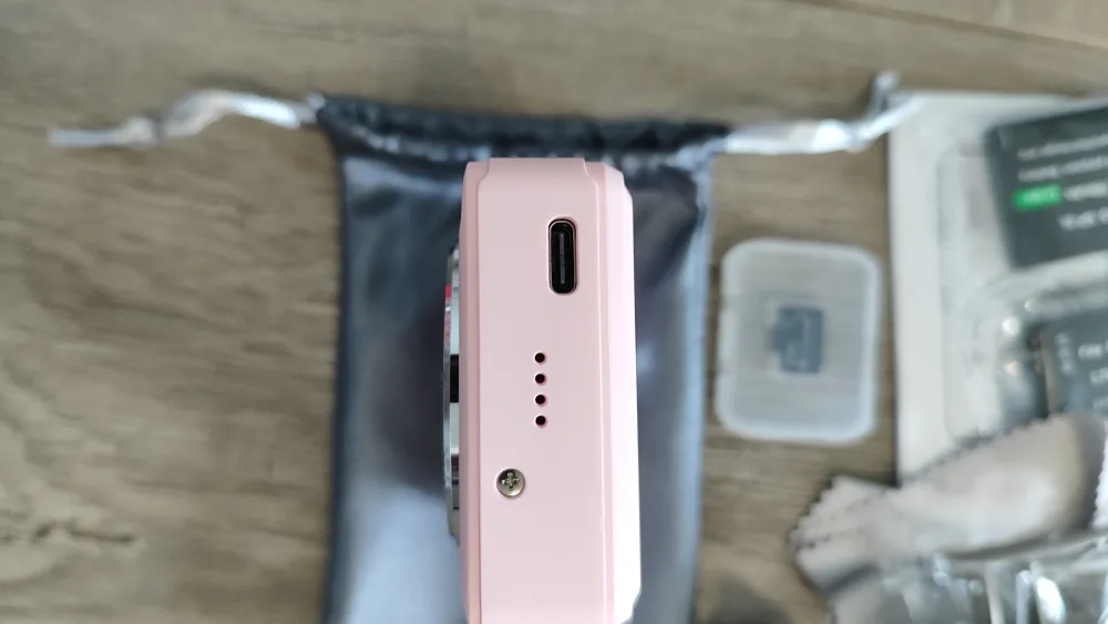 Pink Digital Camera with Accessories image indicator(4)