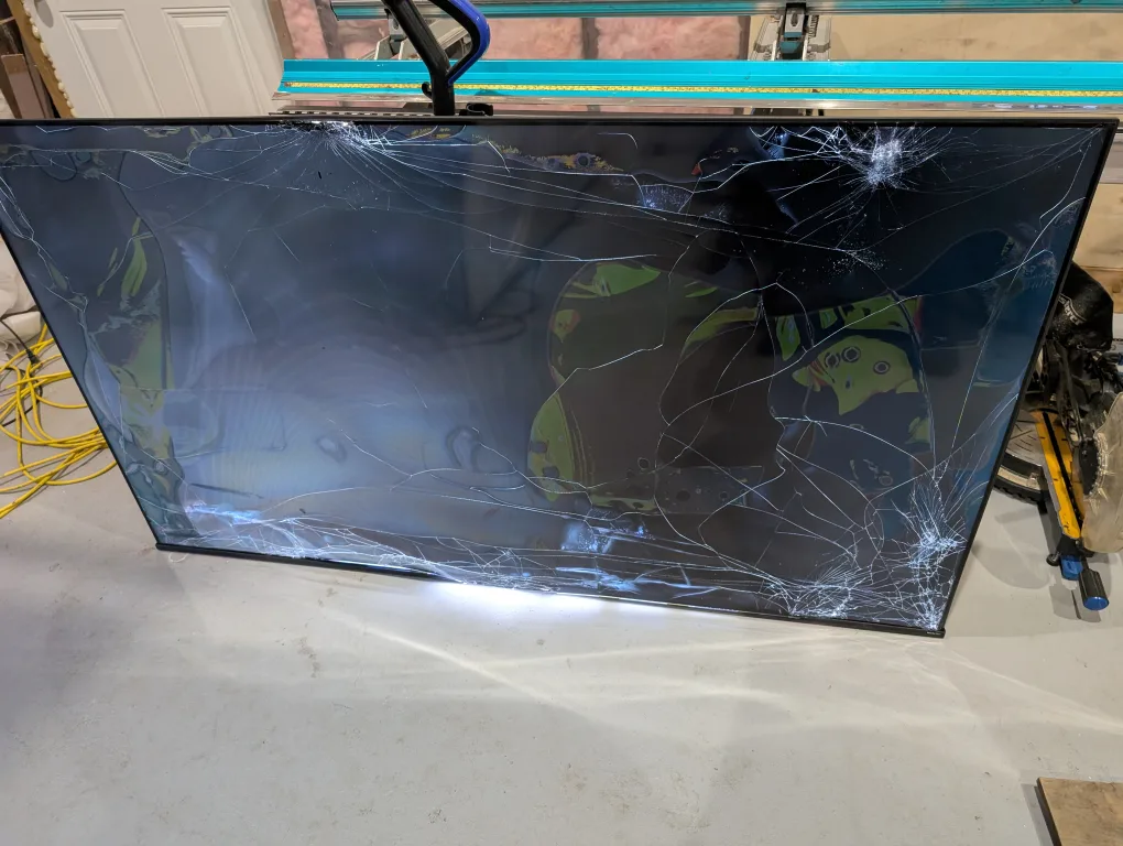 Broken Screen Hisense 75” TV For Sale thumbnail