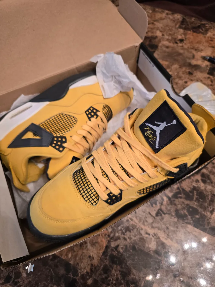 Nike Air Jordan 4 Retro 'Lightning' Size 11 image indicator(2)