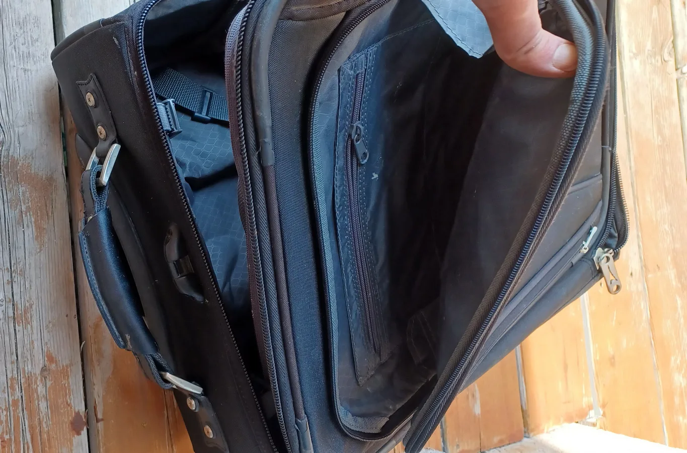 Travelpro Rolling Suitcase Carry On image indicator(5)