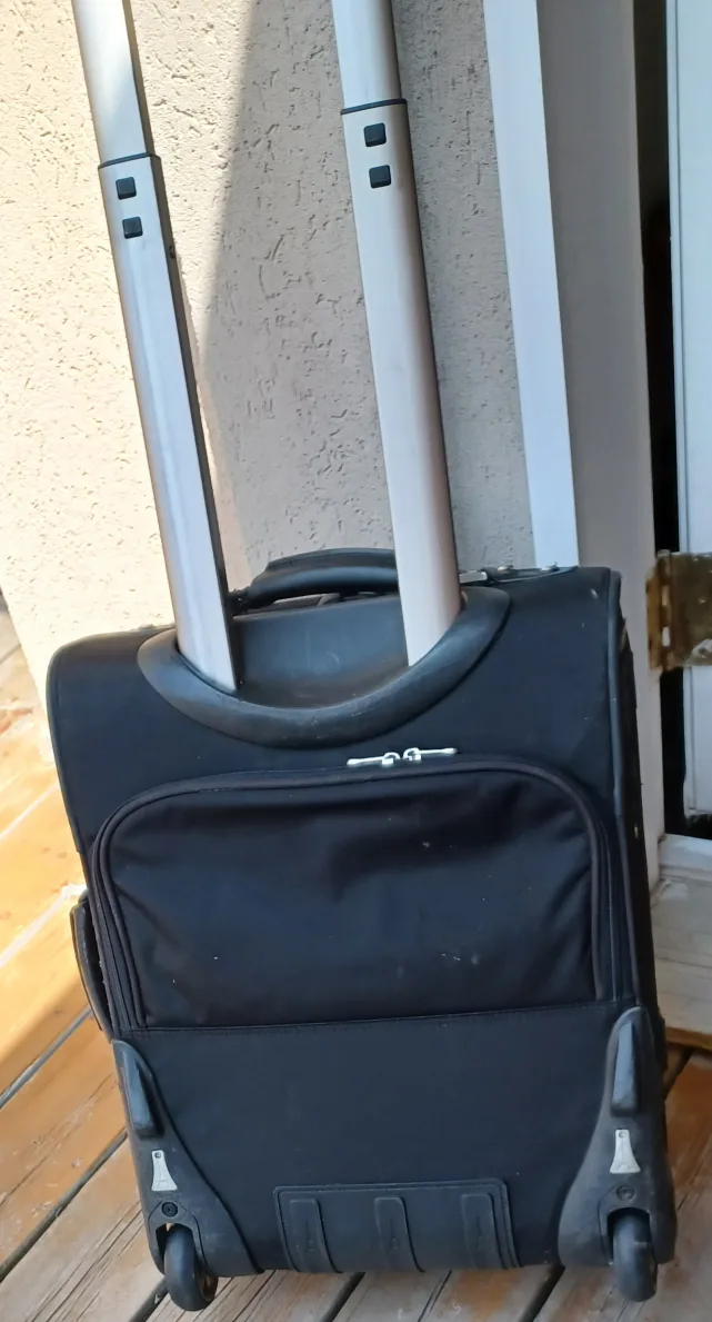 Travelpro Rolling Suitcase Carry On image indicator(7)