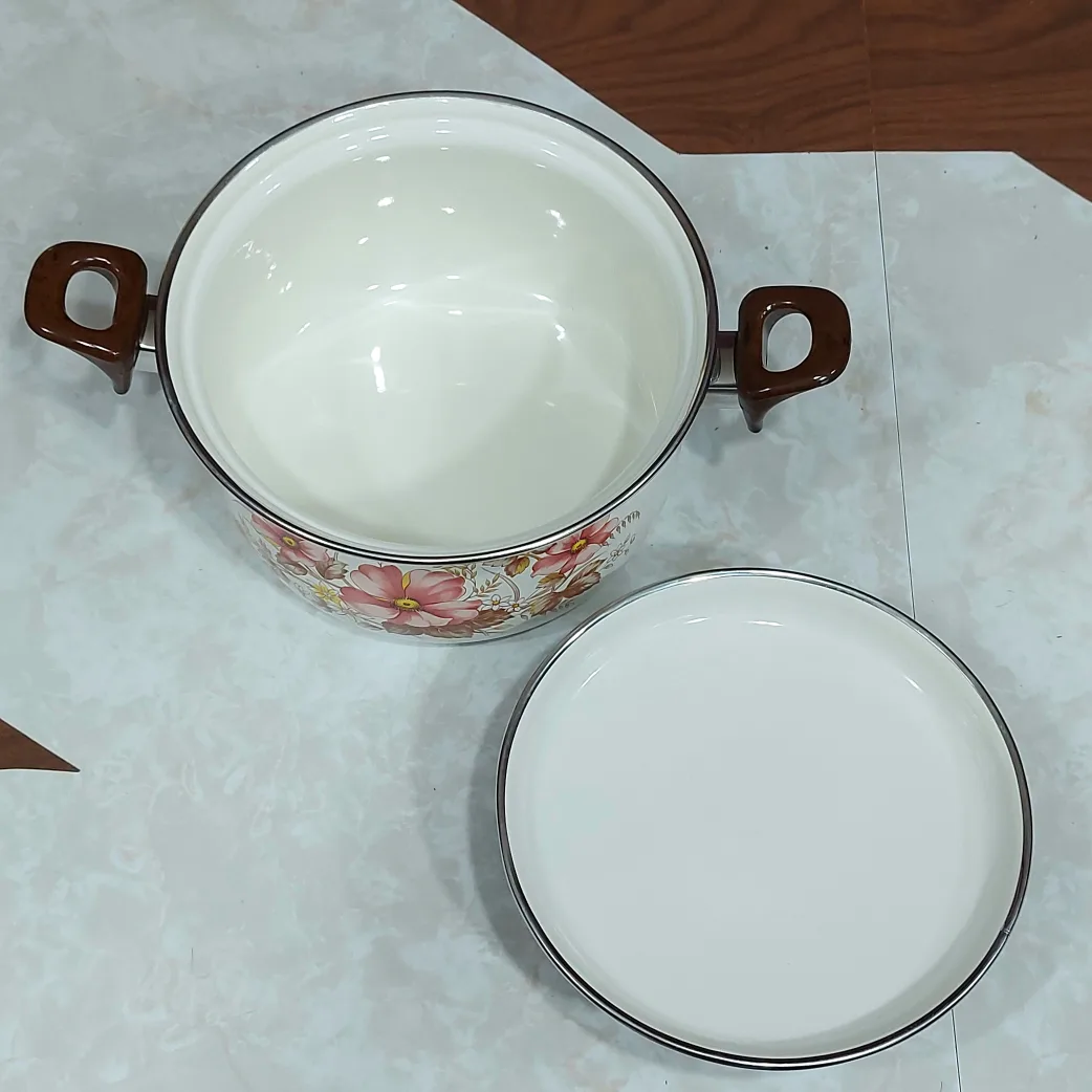 vintage floral enamel cookware pot with lid 🍲 image indicator(4)