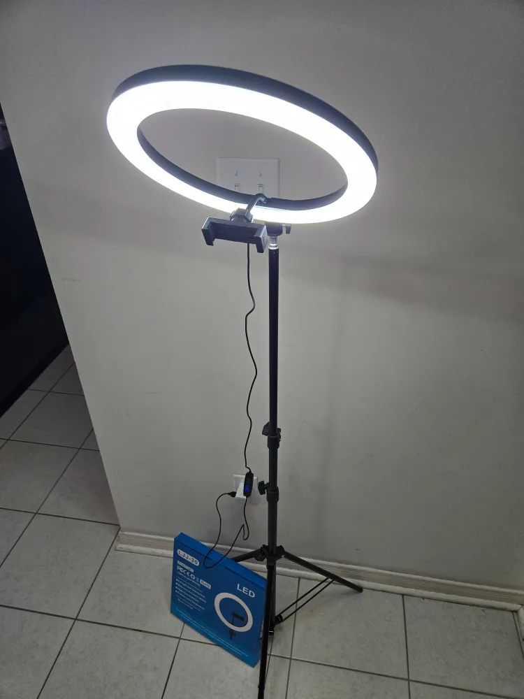 Brand new 12" LED Ring Light with Stand thumbnail