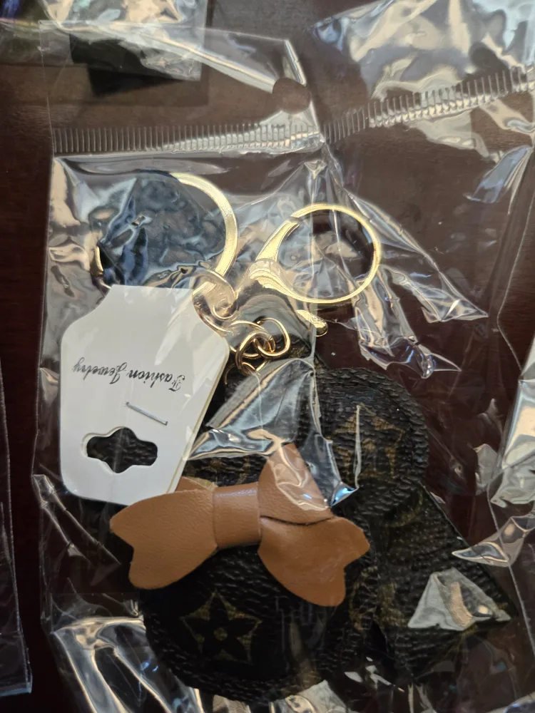 Fashion Jewelry Keychains 7 dollars each image indicator(2)