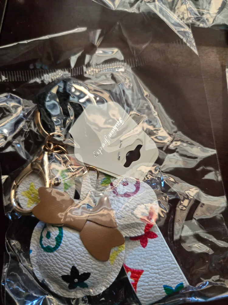 Fashion Jewelry Keychains 7 dollars each image indicator(5)