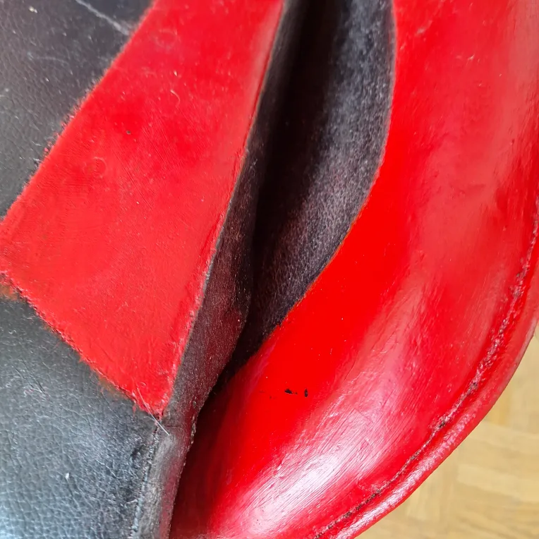 VITESSE Red and Black Gaming Chair image indicator(4)