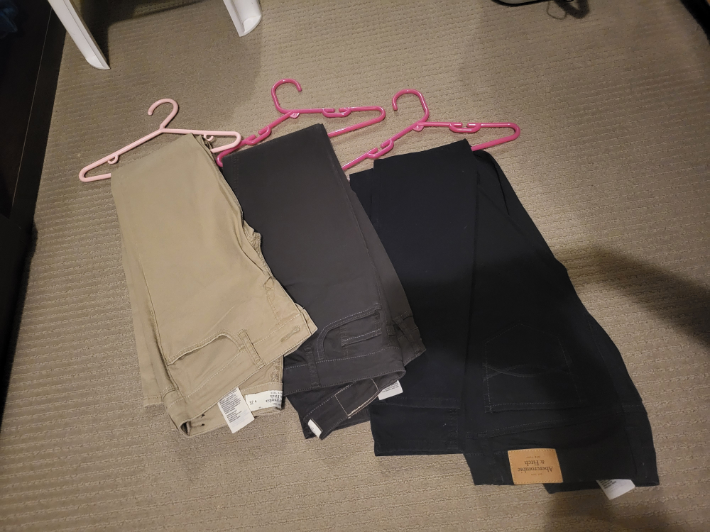 3 pairs of Abercrombie & Fitch Pants - Size 0 size 25 - photo 2
