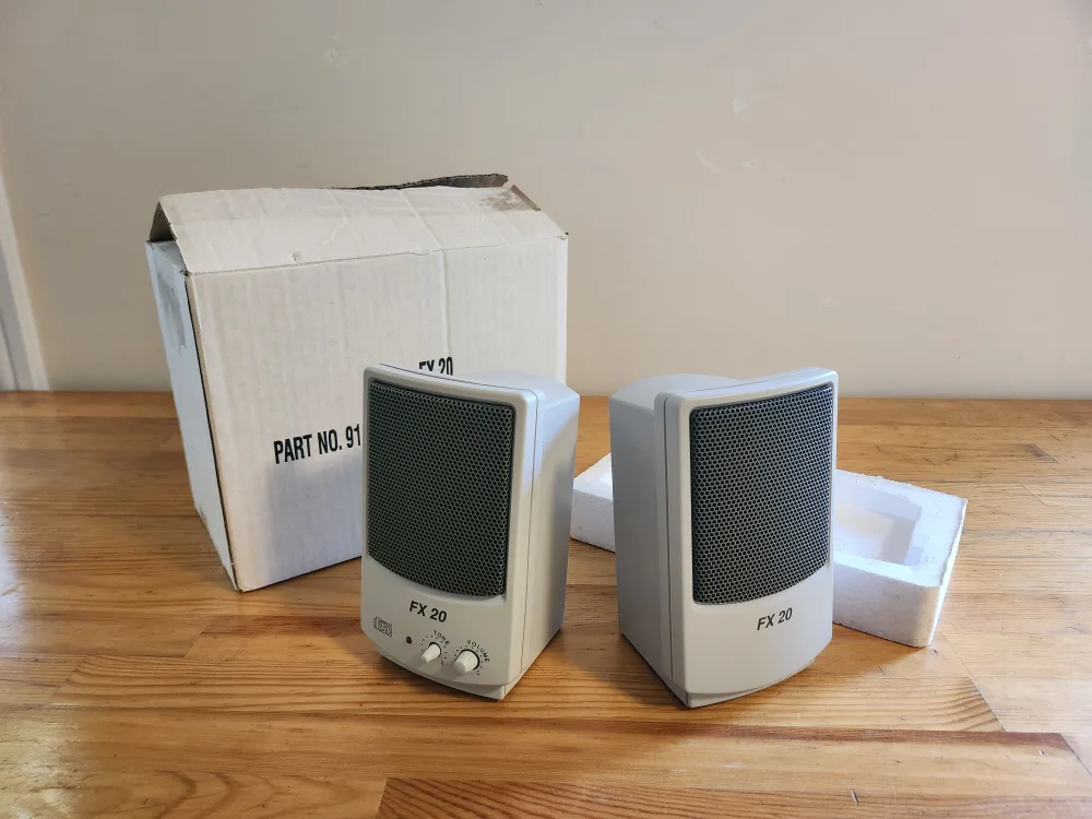 Vintage FX 20 Compact Computer Speakers thumbnail