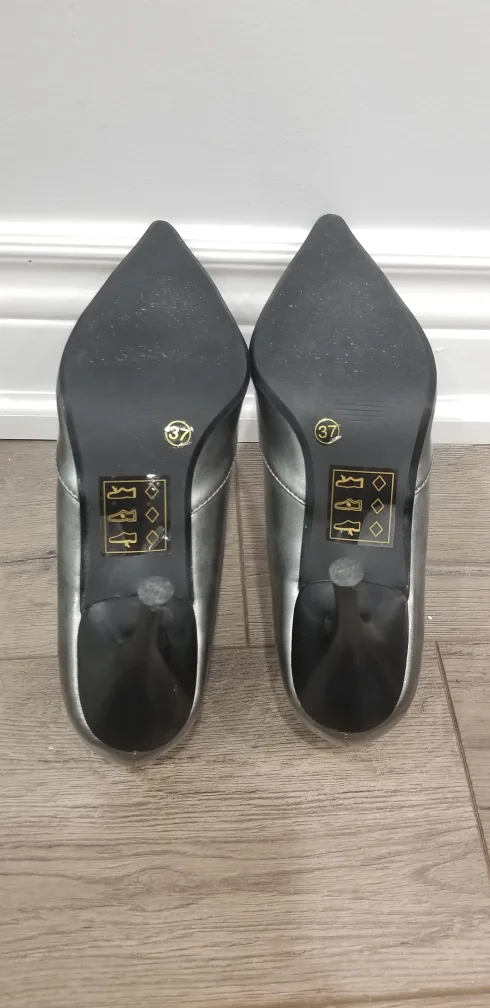 EUC - Spring Vegan Leather Charcoal Grey Pumps Size 6.5 USA image indicator(5)