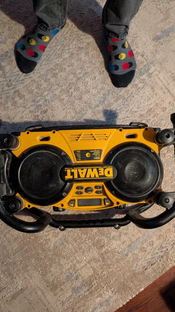 DeWalt DC011 Worksite Radio thumbnail