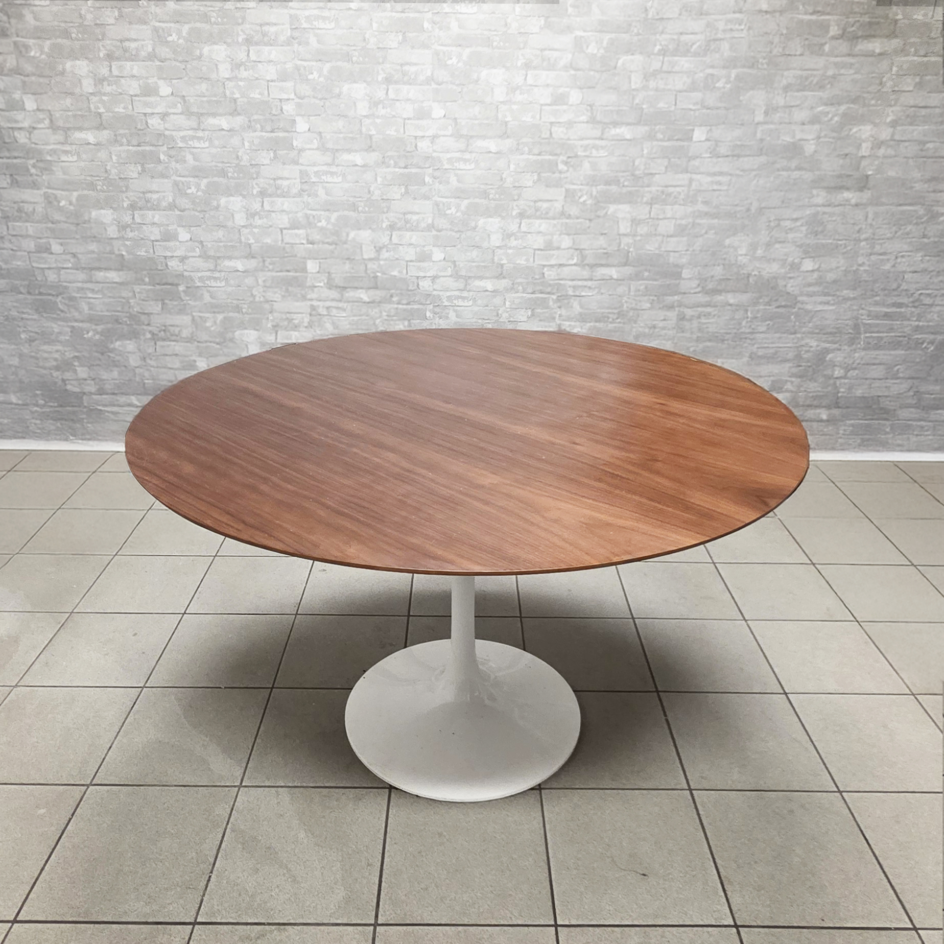Modern Round Kitchen Table