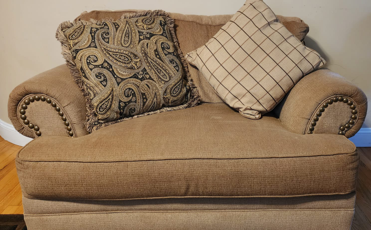 Brown Couch Set with Accent Pillows - photo 4