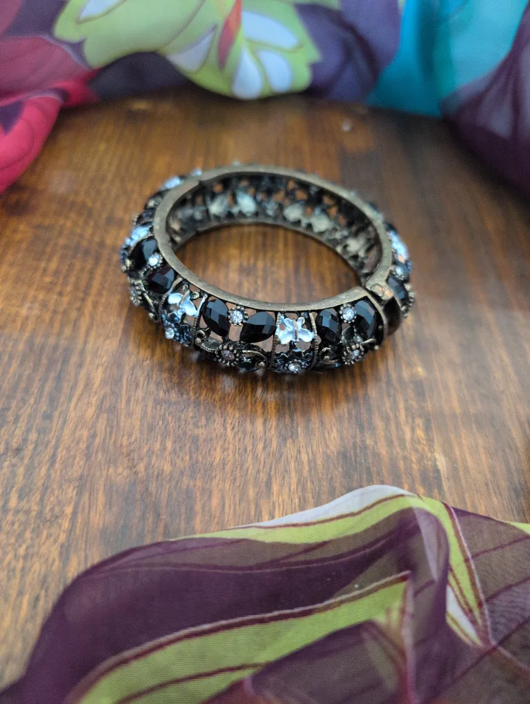 Fashion Bracelets image indicator(5)