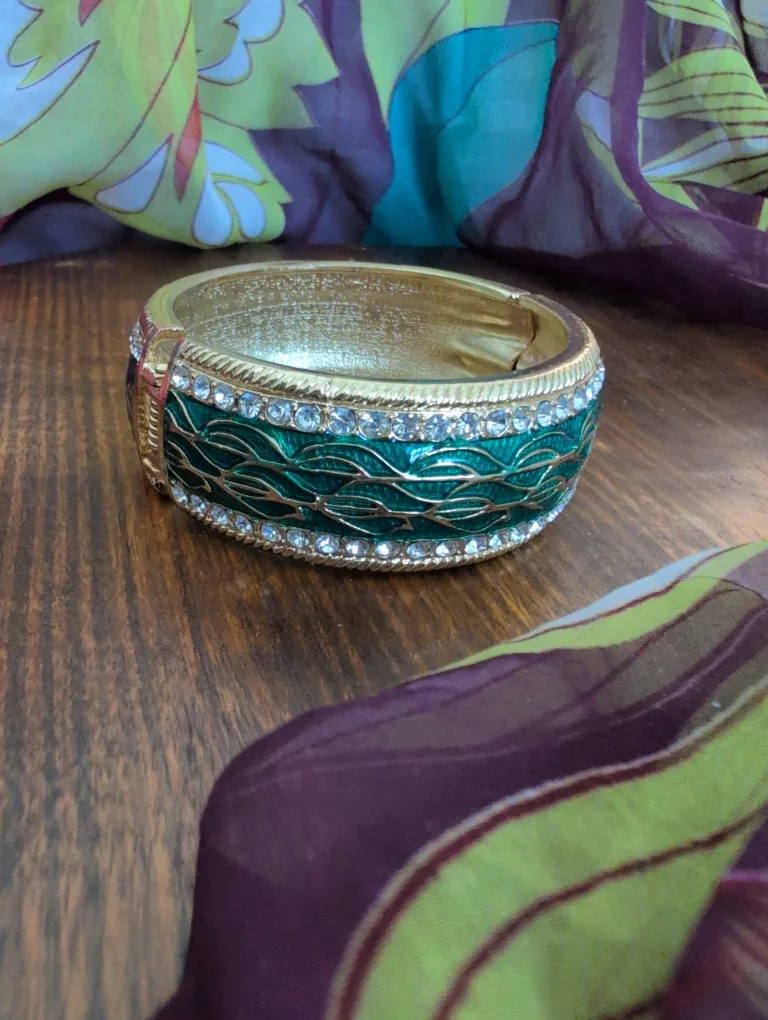 Fashion Bracelets image indicator(7)