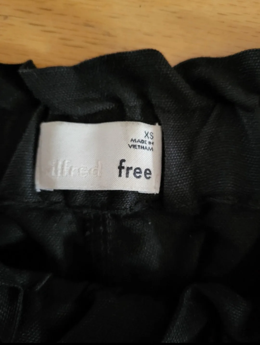 ❣️ 3 items - Shorts & Denim Skirt - Aritzia, Benetton, Bluenotes image indicator(3)