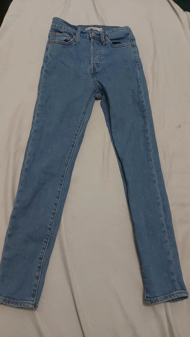 Levi's Wedgie Skinny Jeans - Size 25 thumbnail