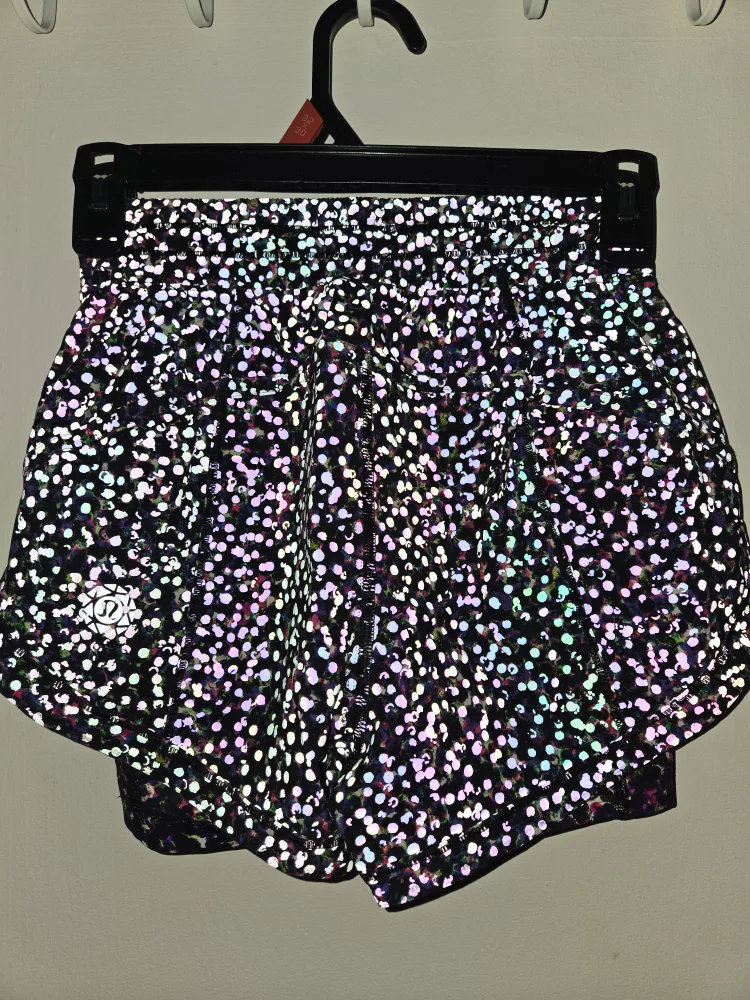 Lululemon Seawheeze SquatStrong Shorts image indicator(3)