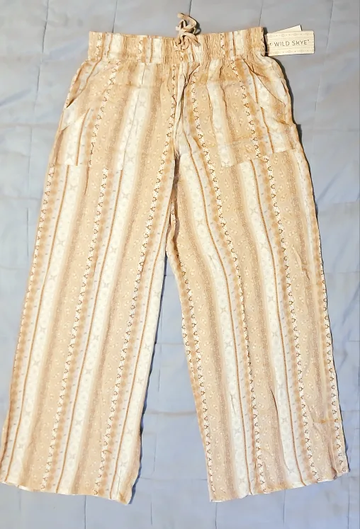 Women Medium New With Tags Wide Leg Pants thumbnail