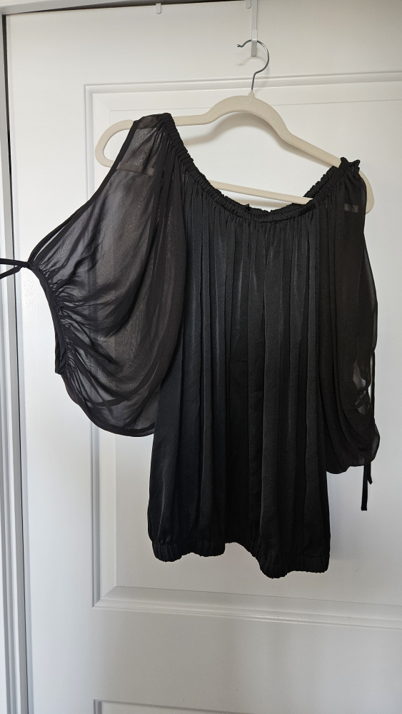 Size Large - Black off Shoulder / Cold Shoulder Blouse - photo 3