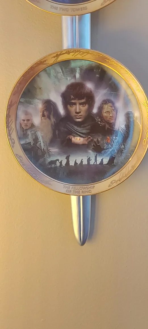 Lord of the Rings Decorative Plate Collection image indicator(2)