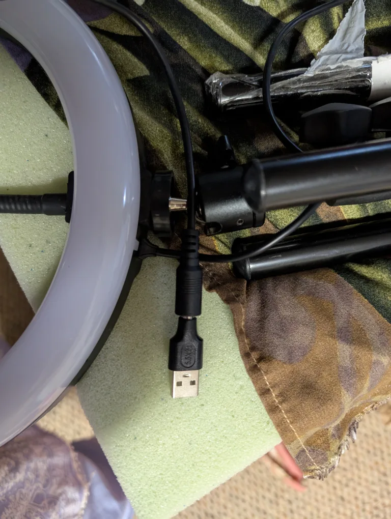 LED Ring Light with Tripod Stand image indicator(3)