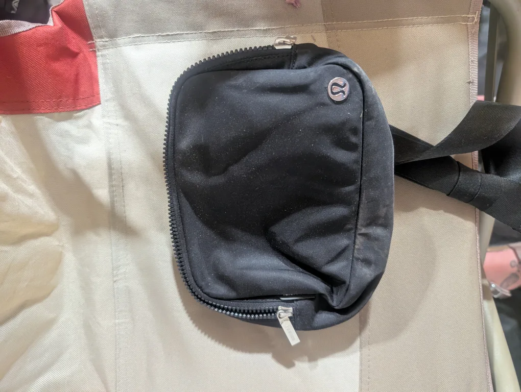 Lululemon Everywhere Belt Bag Black thumbnail