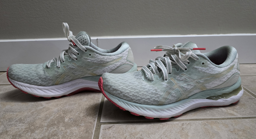 Women's Asics 8.5 - photo 4