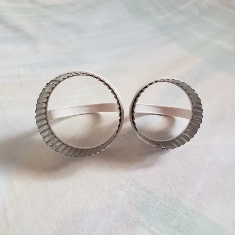 Circle Cookie/Pastry Cutters with Handles image indicator(2)